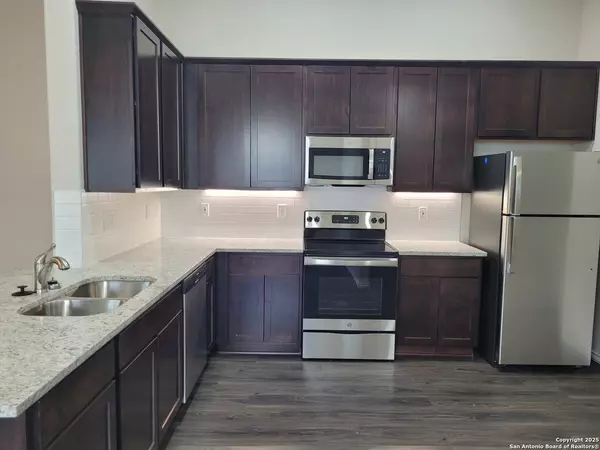 Converse, TX 78109,9217 Groff Landing