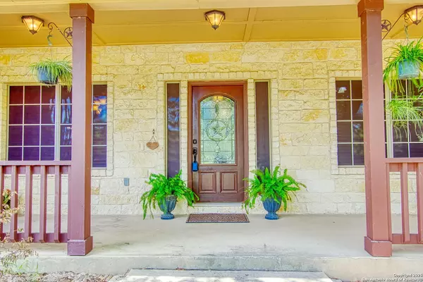 La Vernia, TX 78121-4767,536 ROSE BRANCH DR