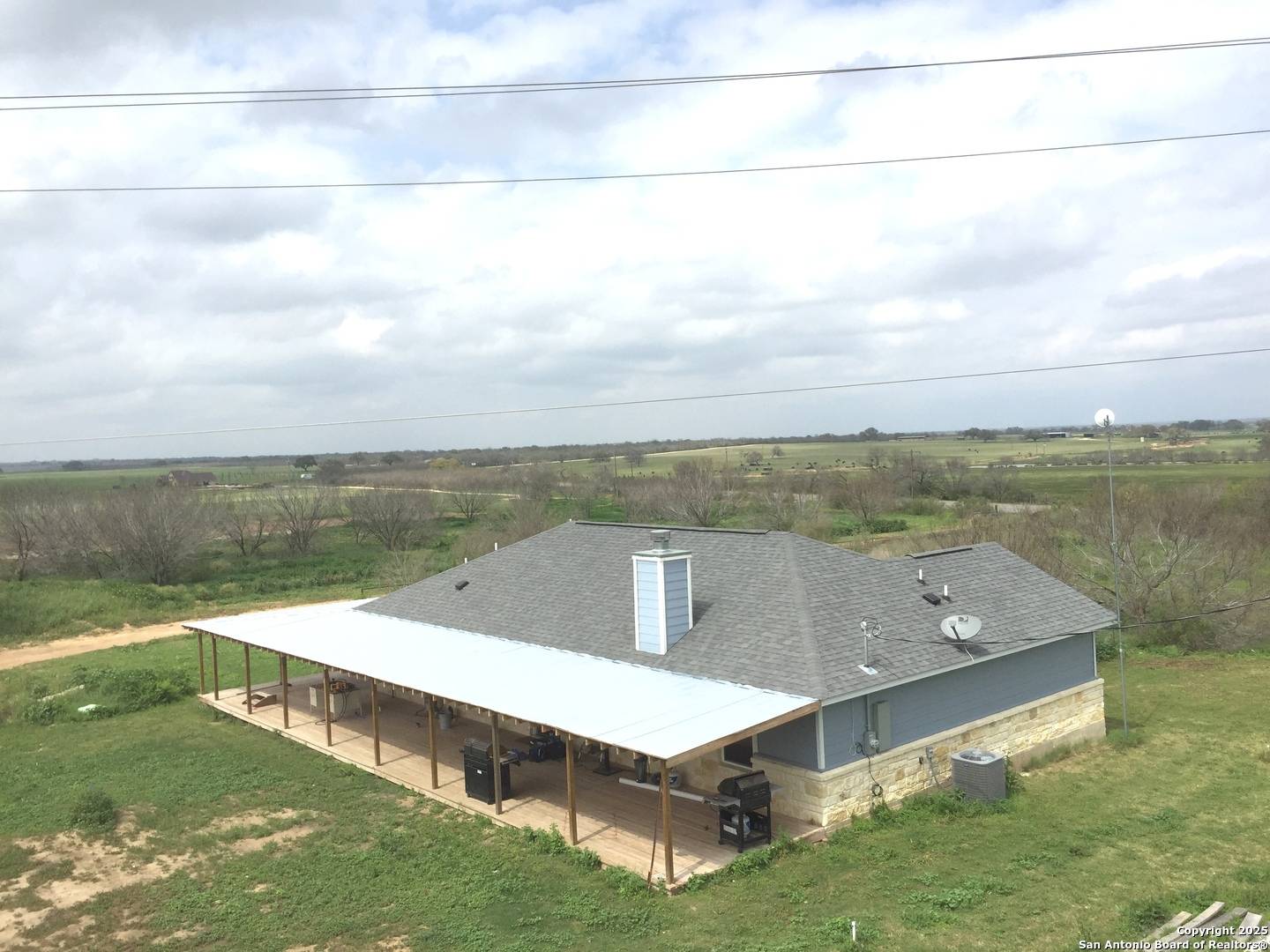 1571 State Highway 173, Bigfoot, TX 78005