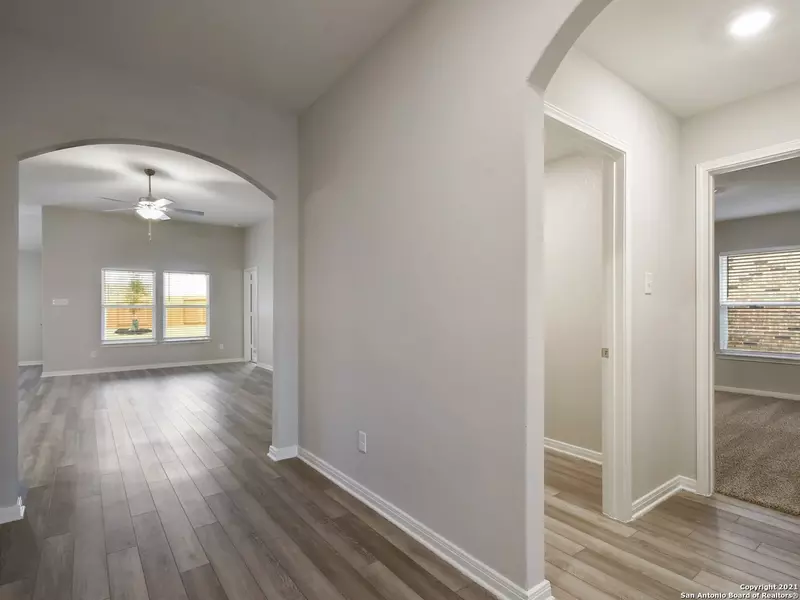 9206 Bennett Forest, Converse, TX 78109