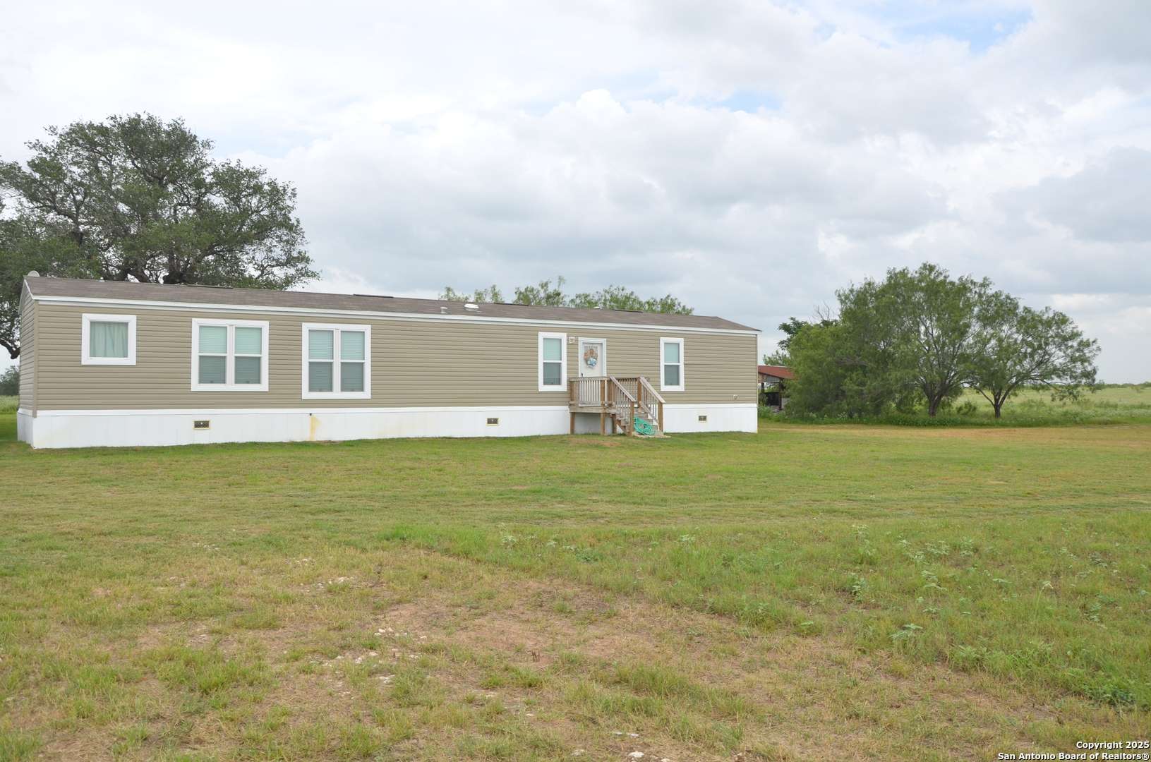 Devine, TX 78016,2566 County Road 2615