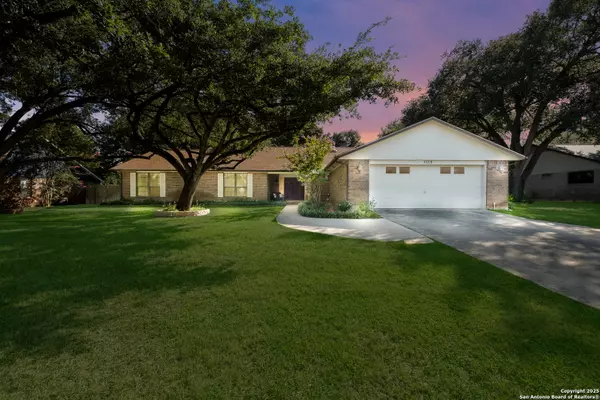 1115 Cardinal St, Pleasanton, TX 78064