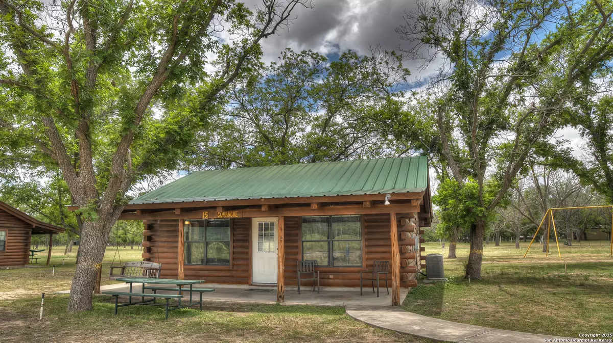 Leakey, TX 78873,90 Johnny Seibert Ln