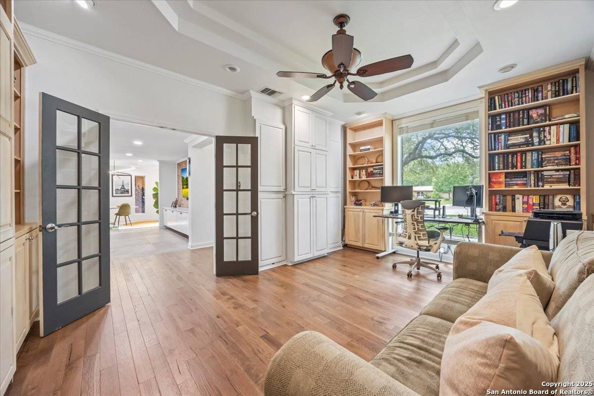 Castle Hills, TX 78213,204 Carolwood