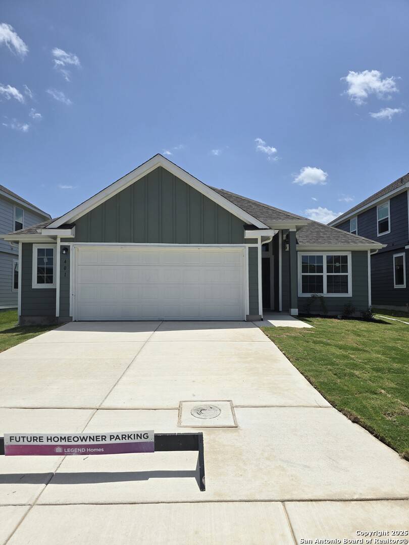Seguin, TX 78155,401 Lina Way