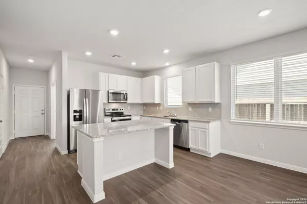 Seguin, TX 78155,501 Lina Way