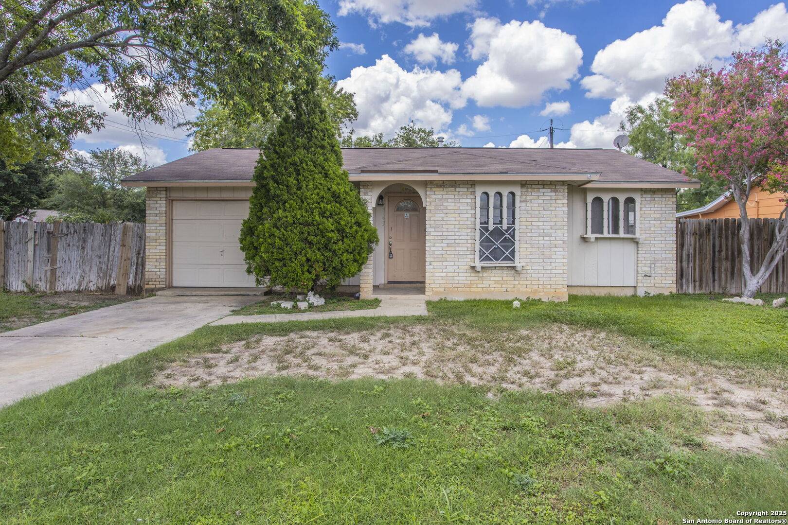 2143 Henrietta, San Antonio, TX 78224