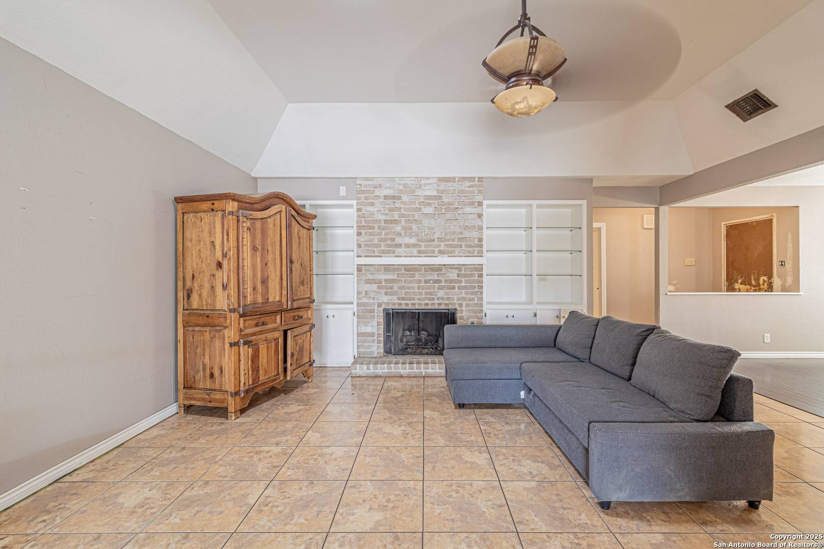 San Antonio, TX 78239,5832 ARCHWOOD