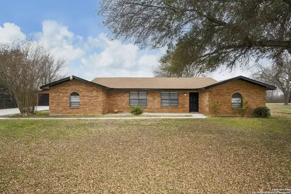 3295 Arriola, China Grove, TX 78263