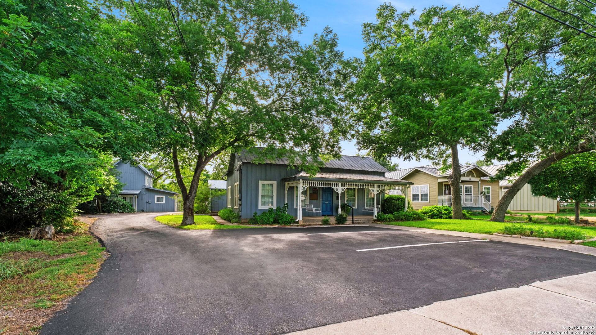 Boerne, TX 78006,116 Plant Ave.