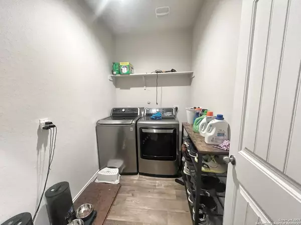 Seguin, TX 78155,940 Chachalaca