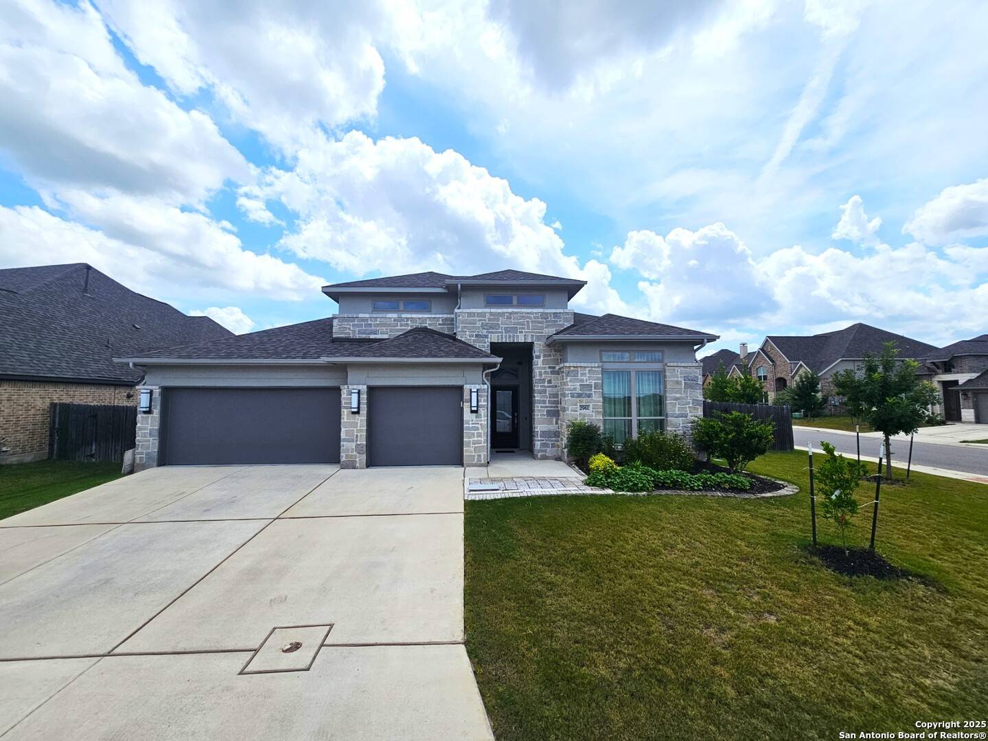 2961 Grove Way, Seguin, TX 78155