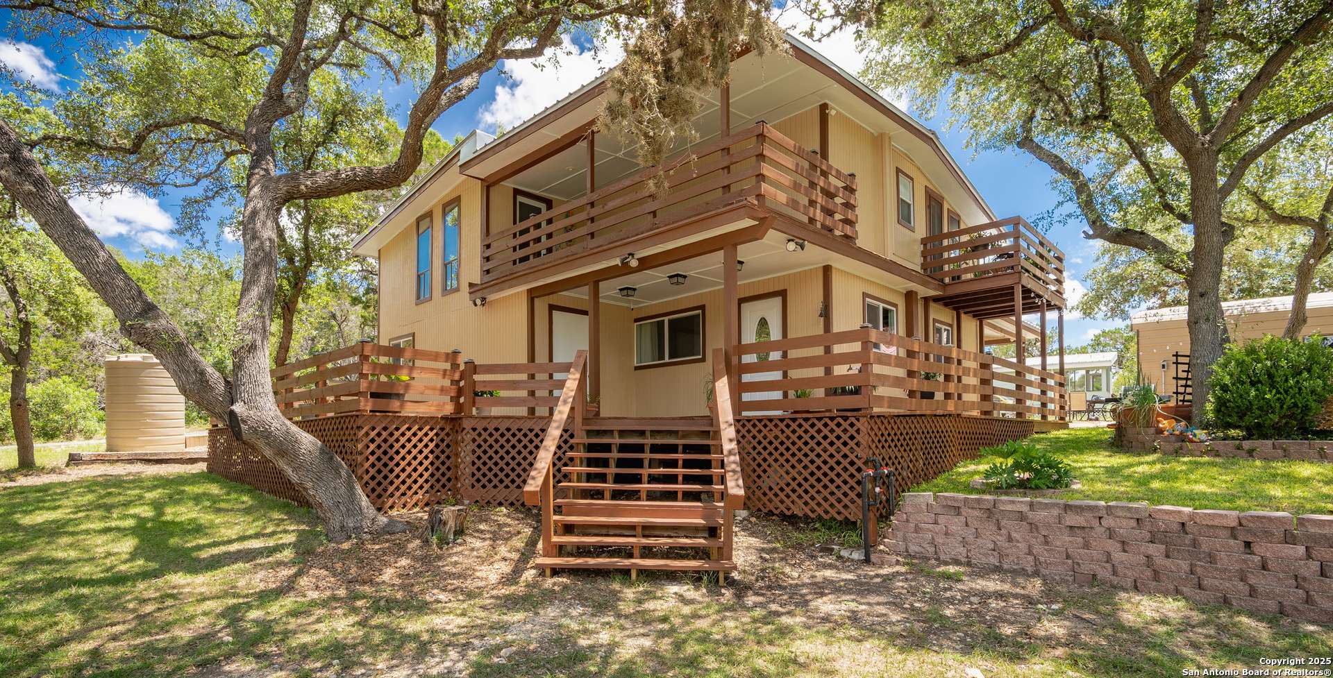 267 Angel Dr, Lakehills, TX 78063