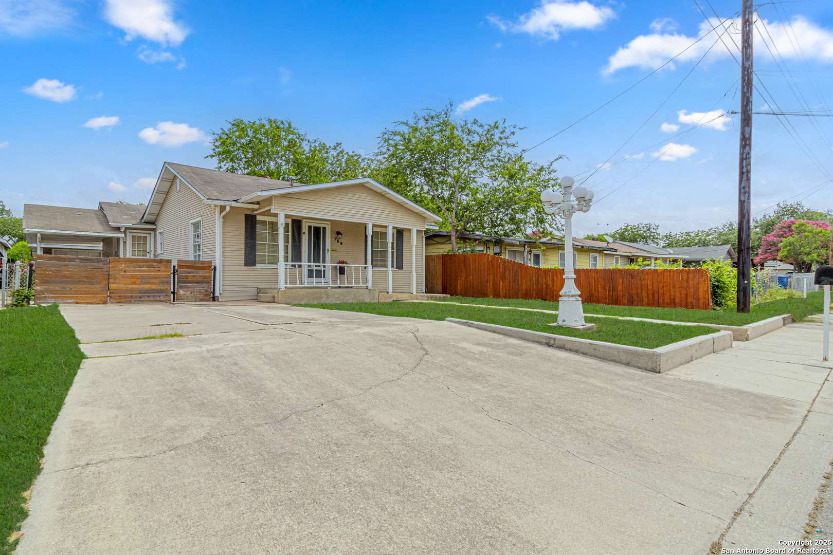 San Antonio, TX 78221,759 Pyron Ave