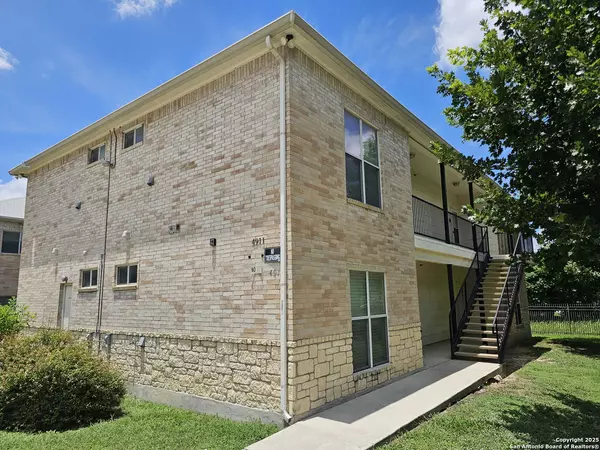 4911 Ali Ave UNIT 4, San Antonio, TX 78229