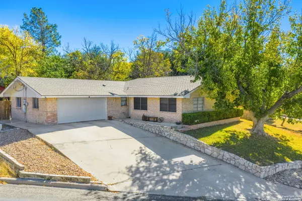1000 Barbara Ann, Kerrville, TX 78028