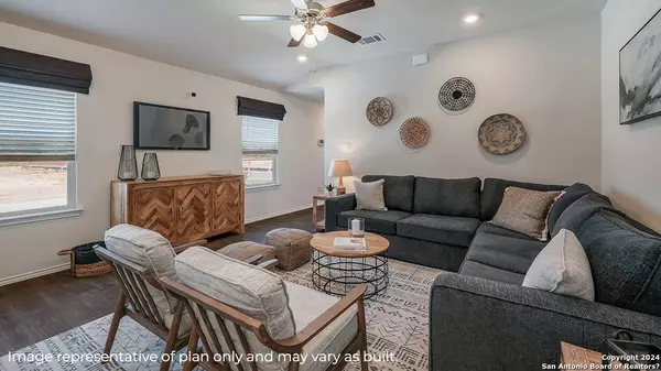 San Antonio, TX 78245,5913 Bowie Mountain