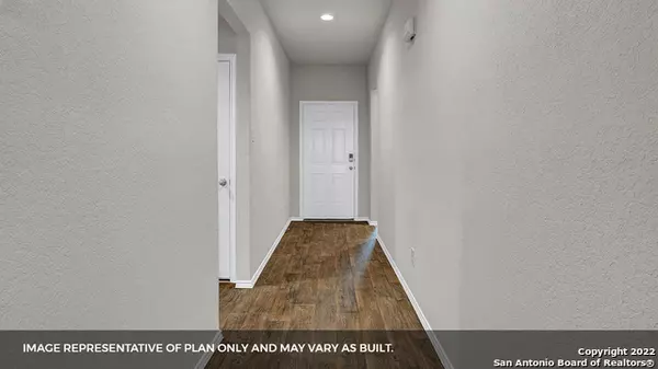 San Antonio, TX 78266,21019 Watercourse Way