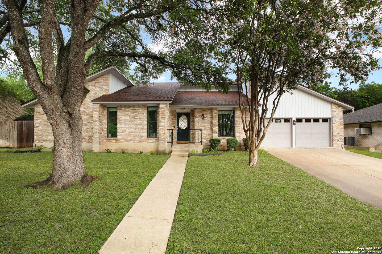 San Antonio, TX 78232,622 Many Oaks St