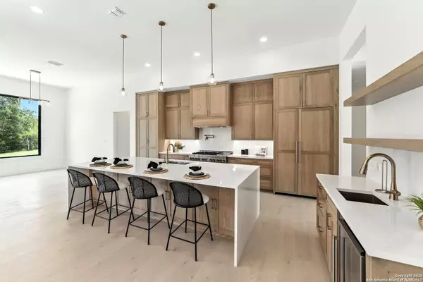 San Antonio, TX 78255,10302 Kendall Canyon