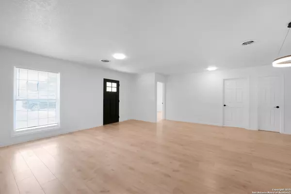 New Braunfels, TX 78130,192 Meadow