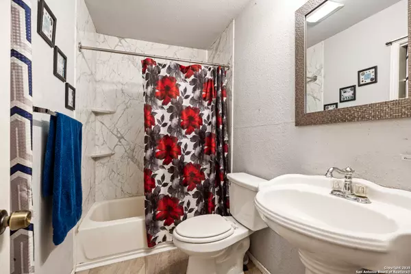 Seguin, TX 78155,1024 Juarez