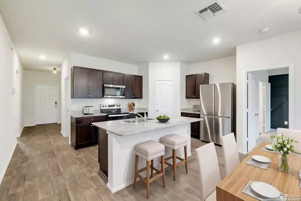 Seguin, TX 78155,844 Nodding Nixie