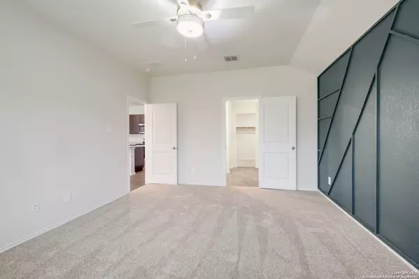 Seguin, TX 78155,844 Nodding Nixie