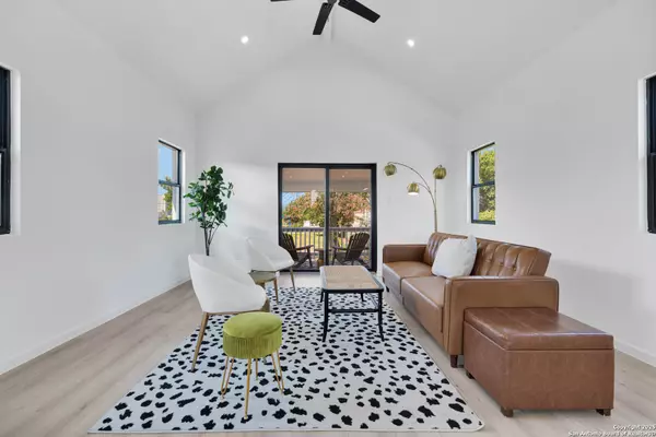 San Antonio, TX 78202,814 Olive