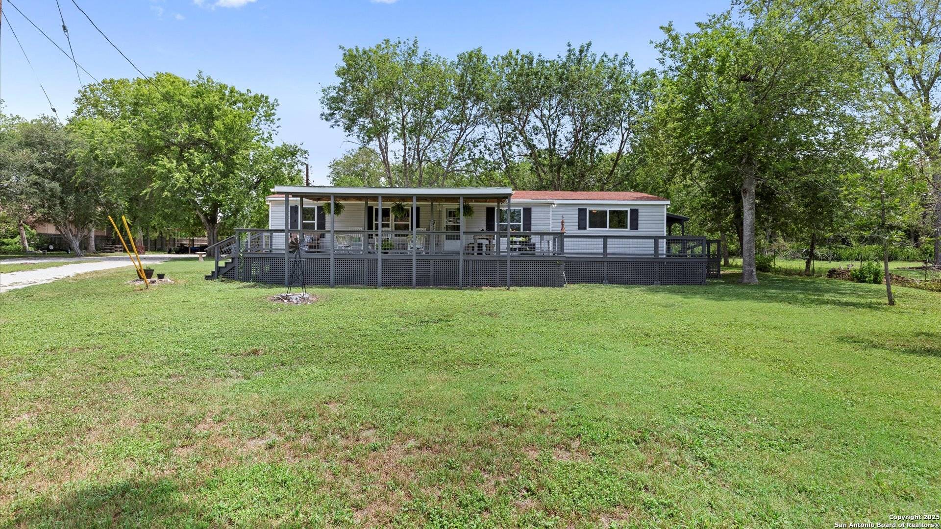 Mcqueeney, TX 78123,614 Woodcreek