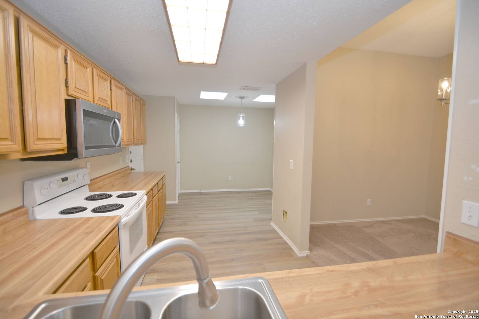 San Antonio, TX 78258-2339,1011 HEDGESTONE DR