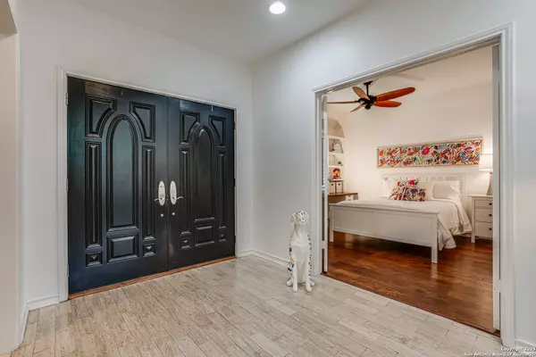 San Antonio, TX 78230,6 Villa Jardin