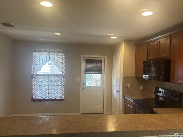 Converse, TX 78109,9511 Madison Crk