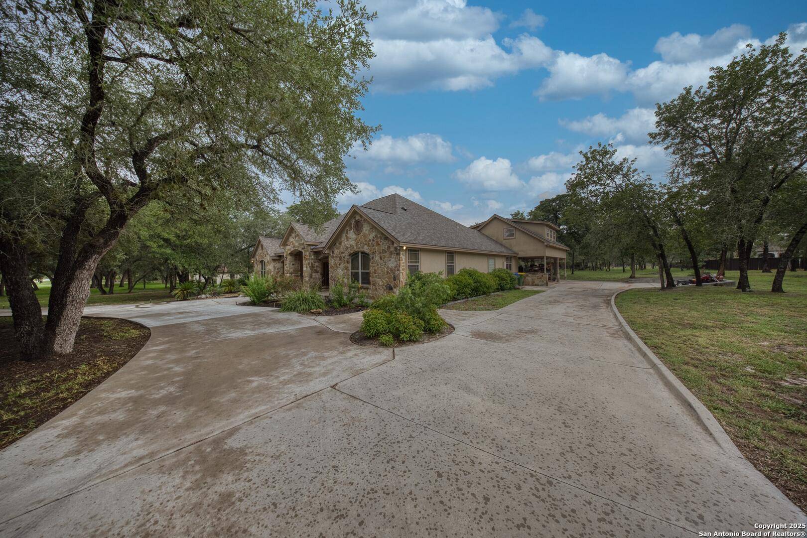 La Vernia, TX 78121,149 legacy trace