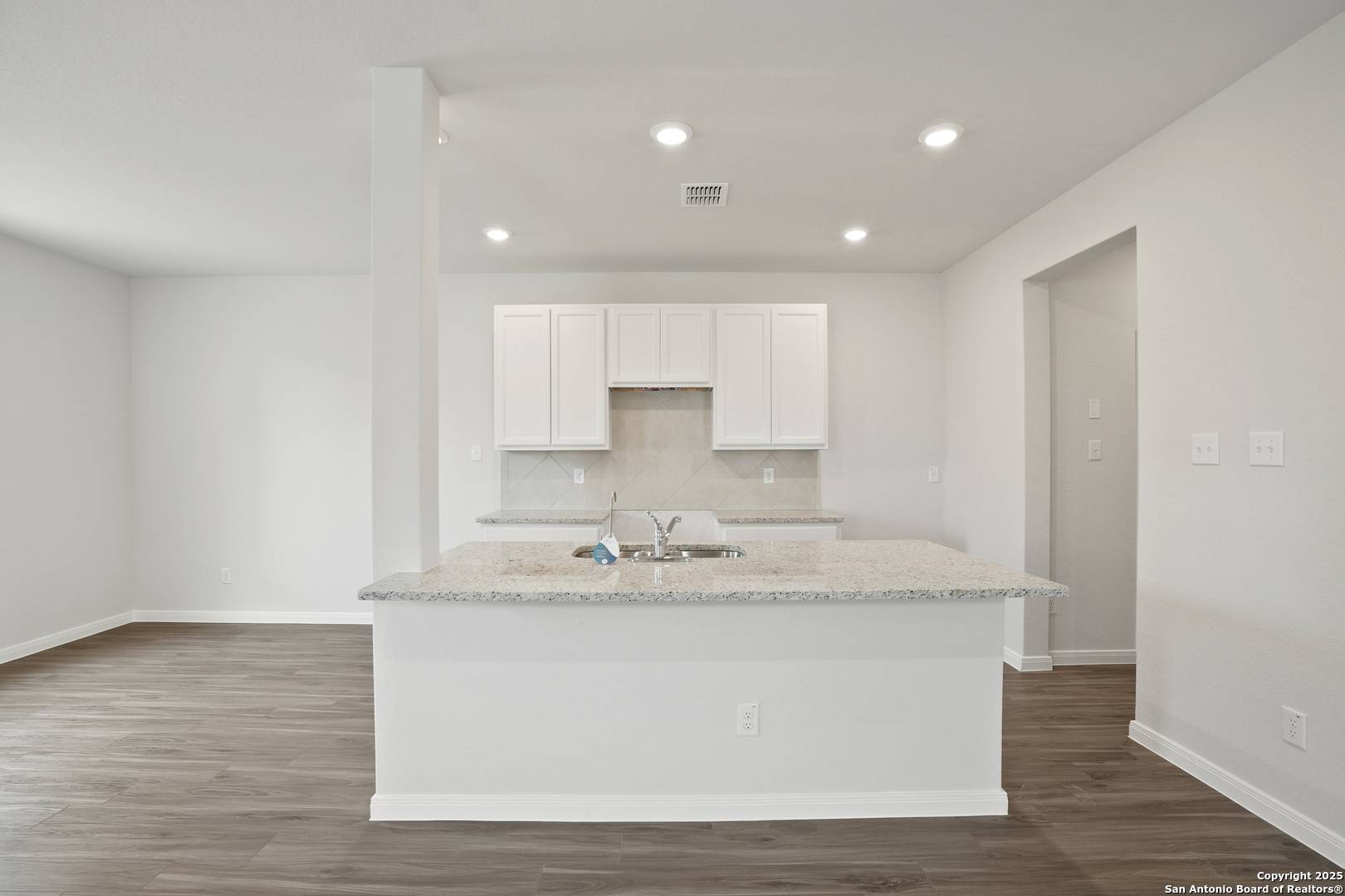 San Antonio, TX 78245,10118 Carnelian Cove
