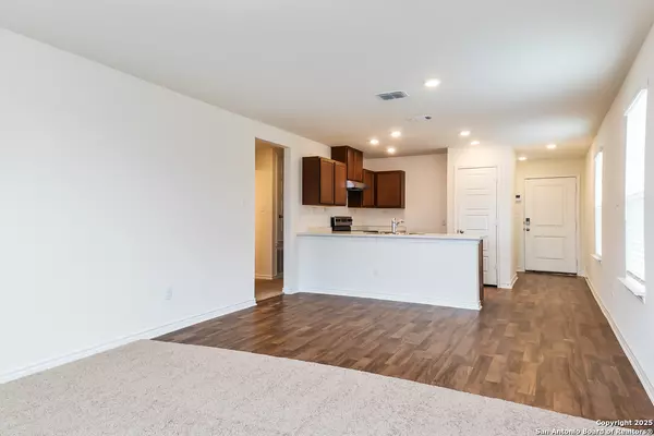 Elmendorf, TX 78112,14438 RIBBON TAIL