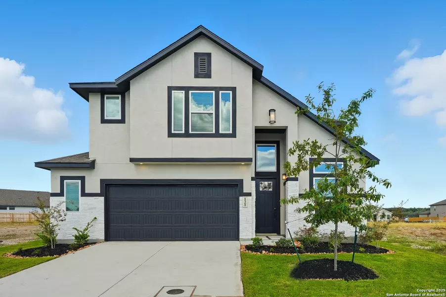 121 Cherrybark Oak, Castroville, TX 78009