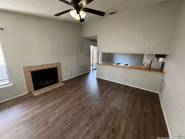 San Antonio, TX 78249,6738 Spring Front