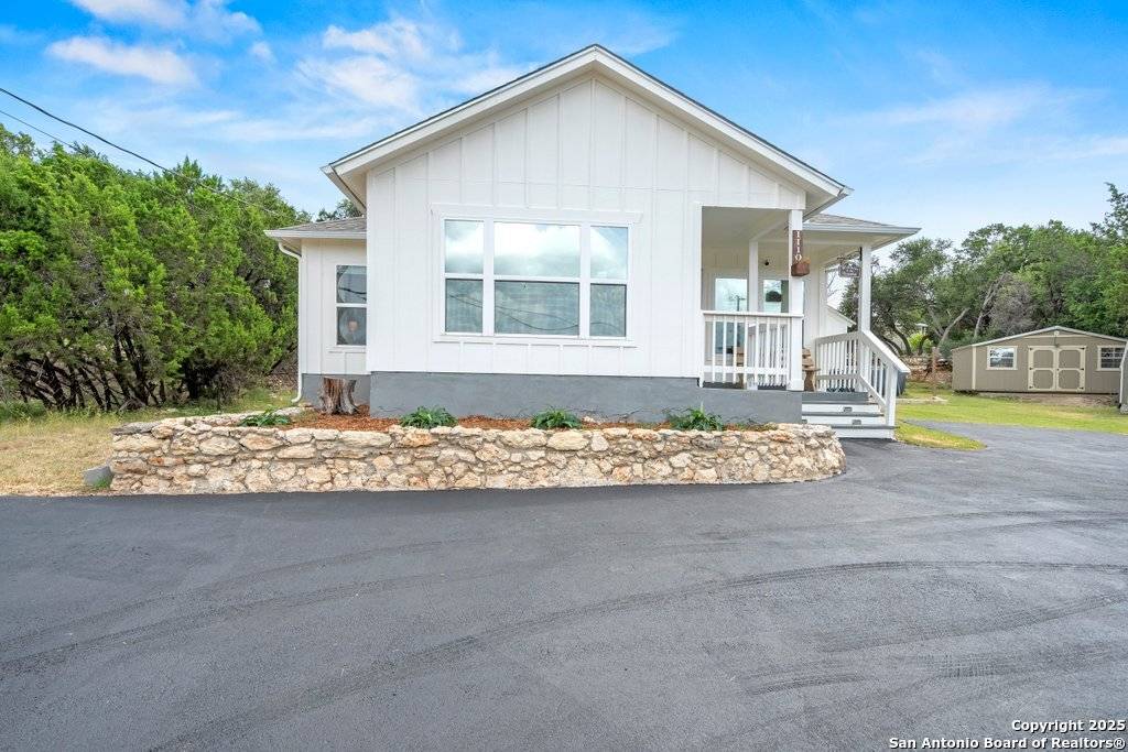 1110 Twin Deer, Canyon Lake, TX 78133