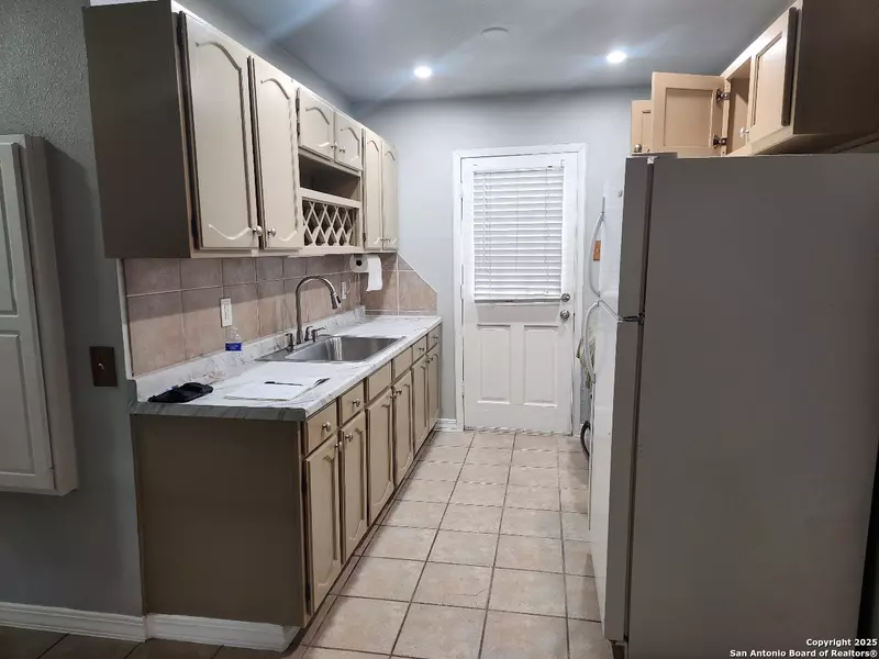 6018 Royal Valley, San Antonio, TX 78242