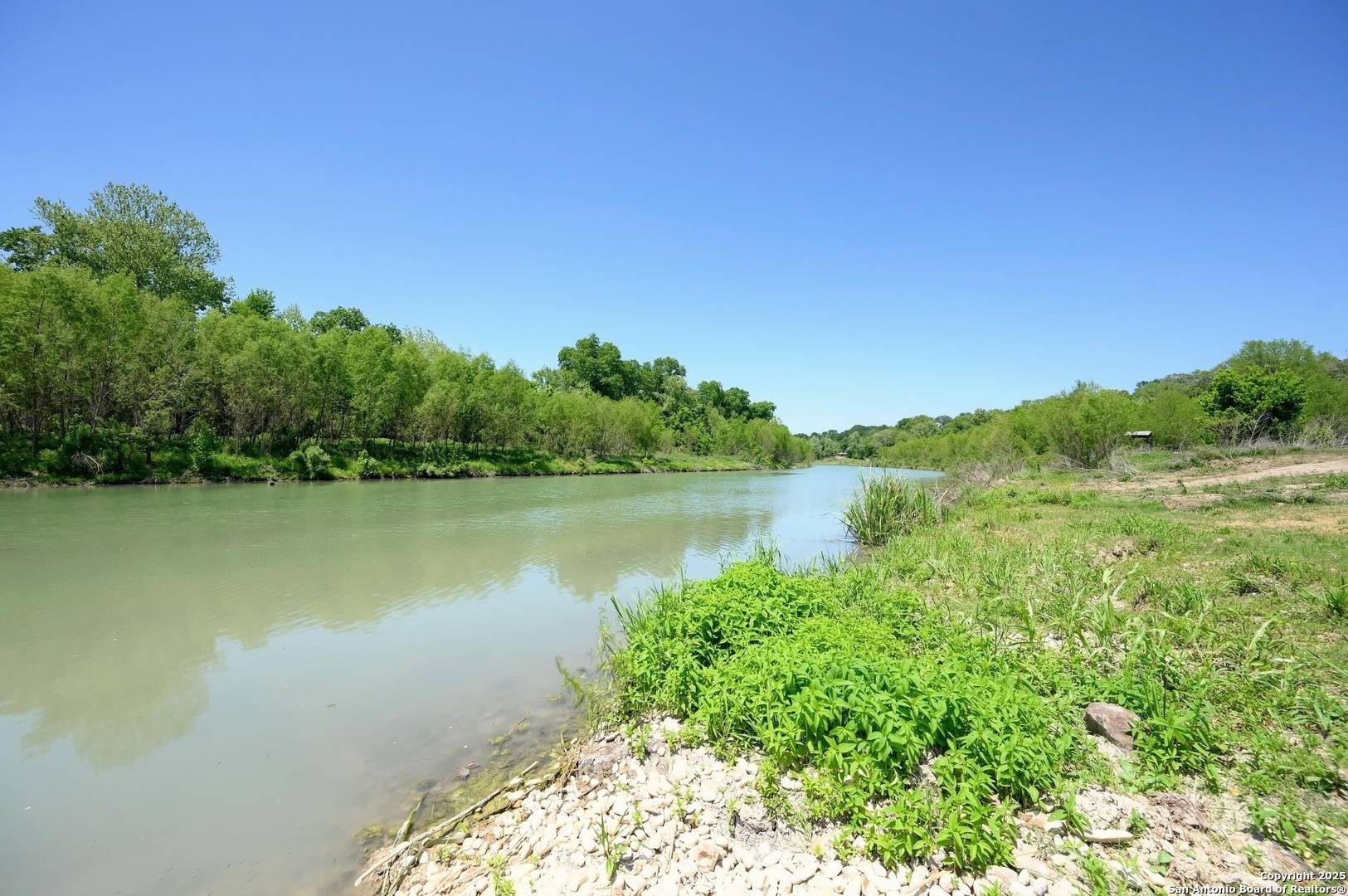 464 COUNTY ROAD 471, Gonzales, TX 78629
