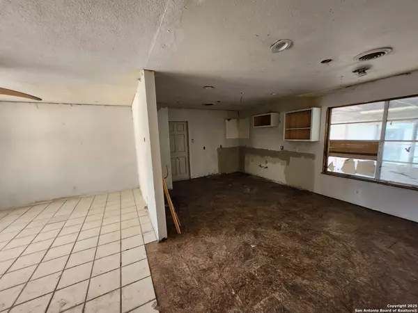 San Antonio, TX 78227,7903 Quirt