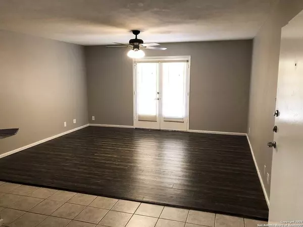6718 Callaghan UNIT APT 3, San Antonio, TX 78229