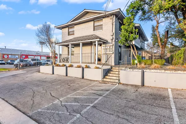 San Antonio, TX 78213,2023 lockhill selma