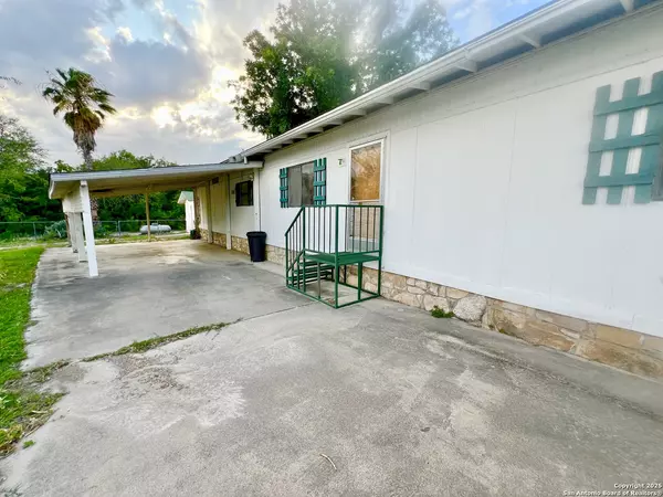 Brackettville, TX 78832,300 Bliss Circle