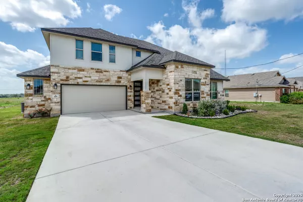 Floresville, TX 78114,109 Willow Oak