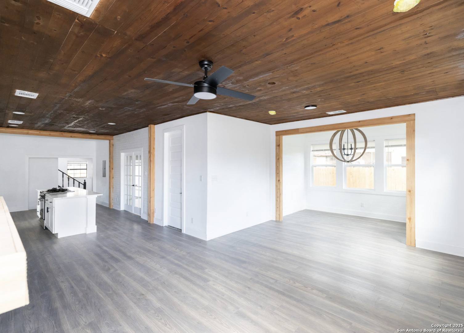 San Antonio, TX 78214-3527,115 W Harlan Ave