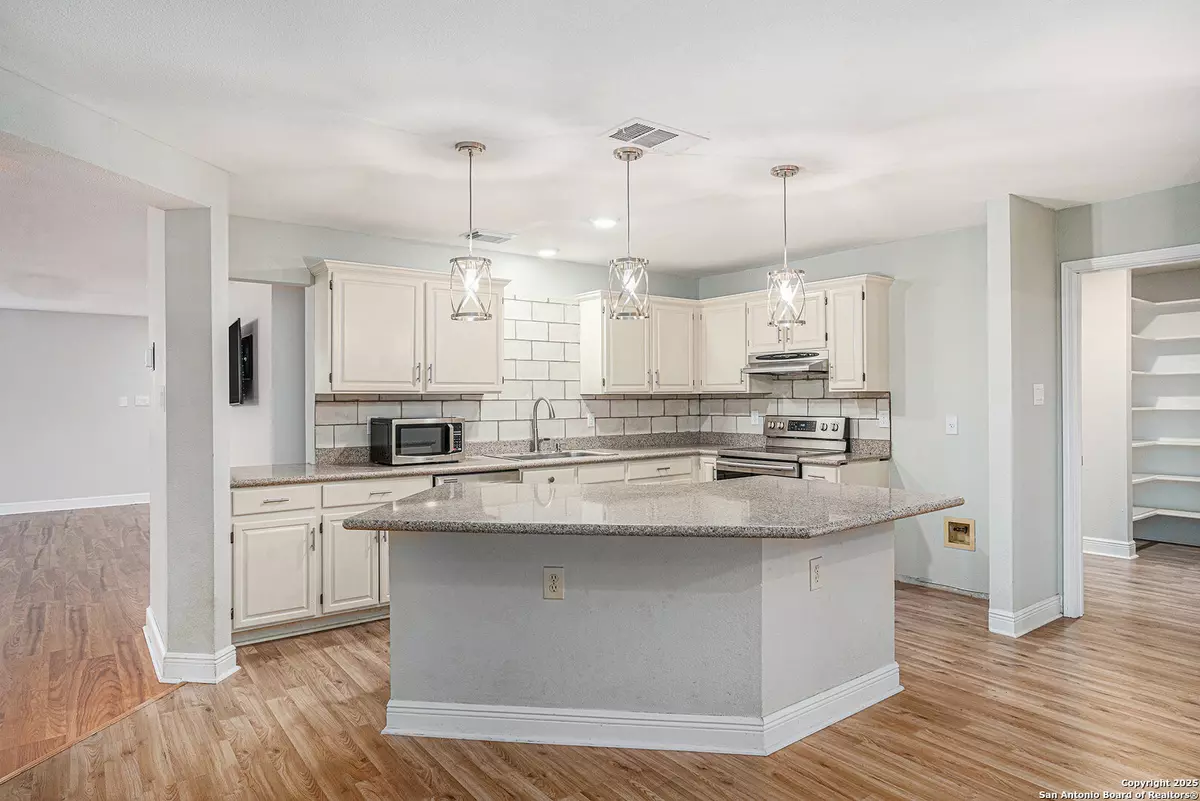 San Antonio, TX 78249,6322 Regency Mnr