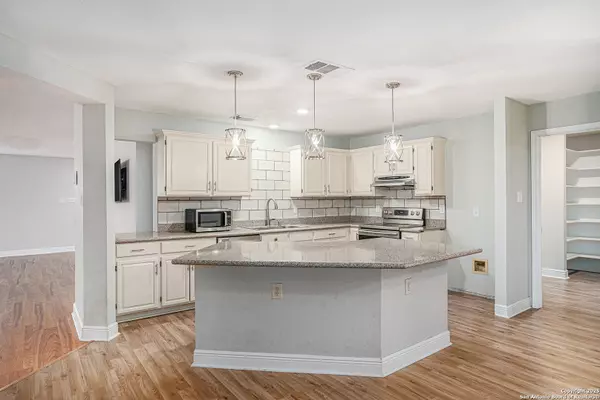 6322 Regency Mnr, San Antonio, TX 78249