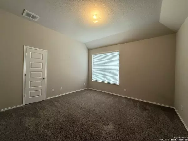 San Antonio, TX 78223,10534 Green Rock